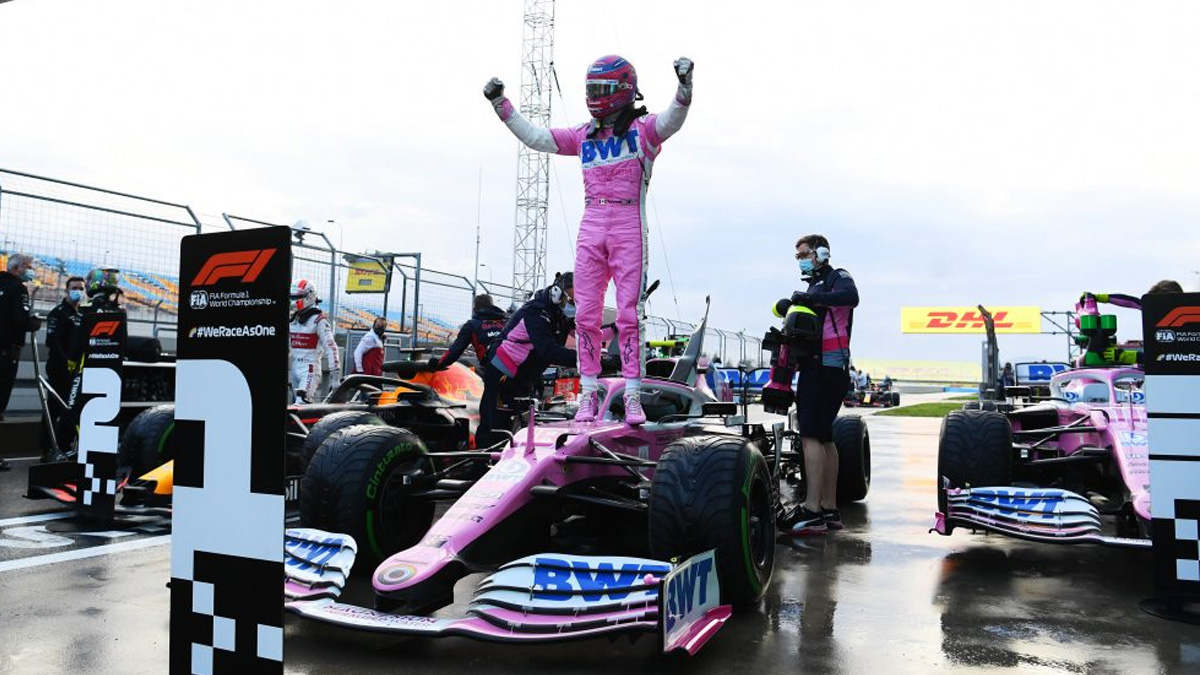Gösteri Uçuşu yapan Solo Türk, Formula 1 pilotlarının aklını aldı
