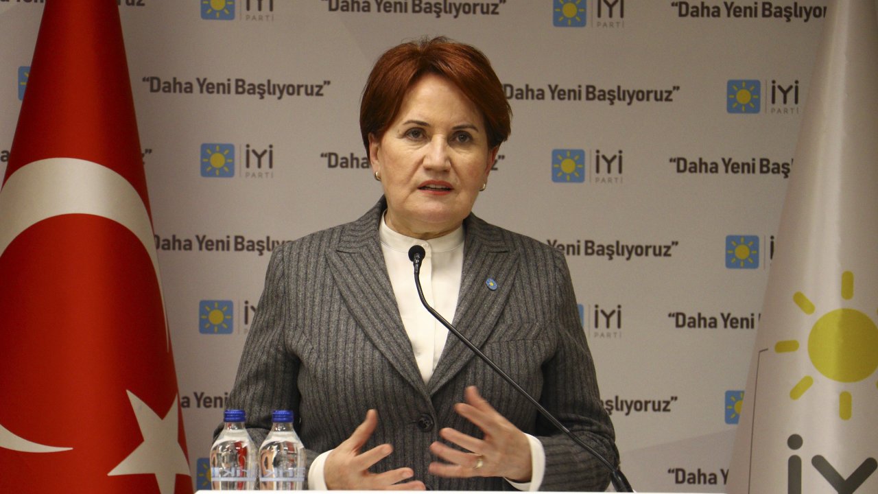 Basın toplantısında konuşan Akşener'den 'millet aç aç ...