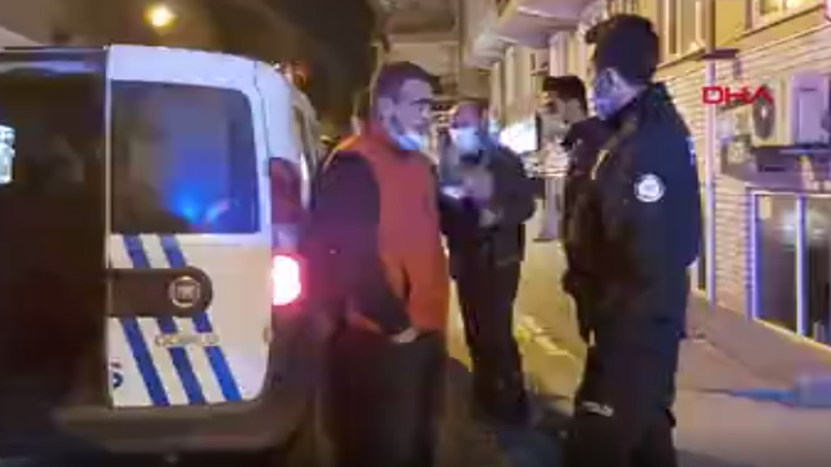 Hem yasağı çiğnedi hem polis ve gazetecileri tehdit etti