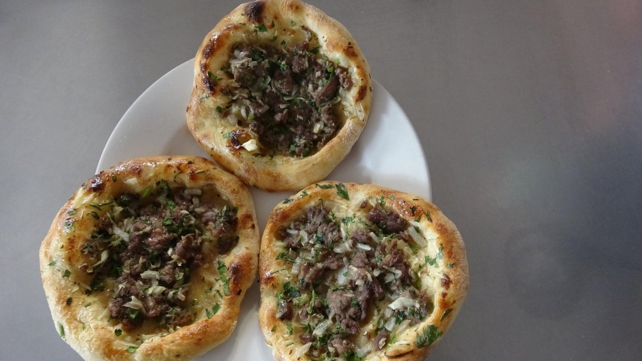 Karacasu'ya gitmek için bir sebep daha: Karacasu Pidesi