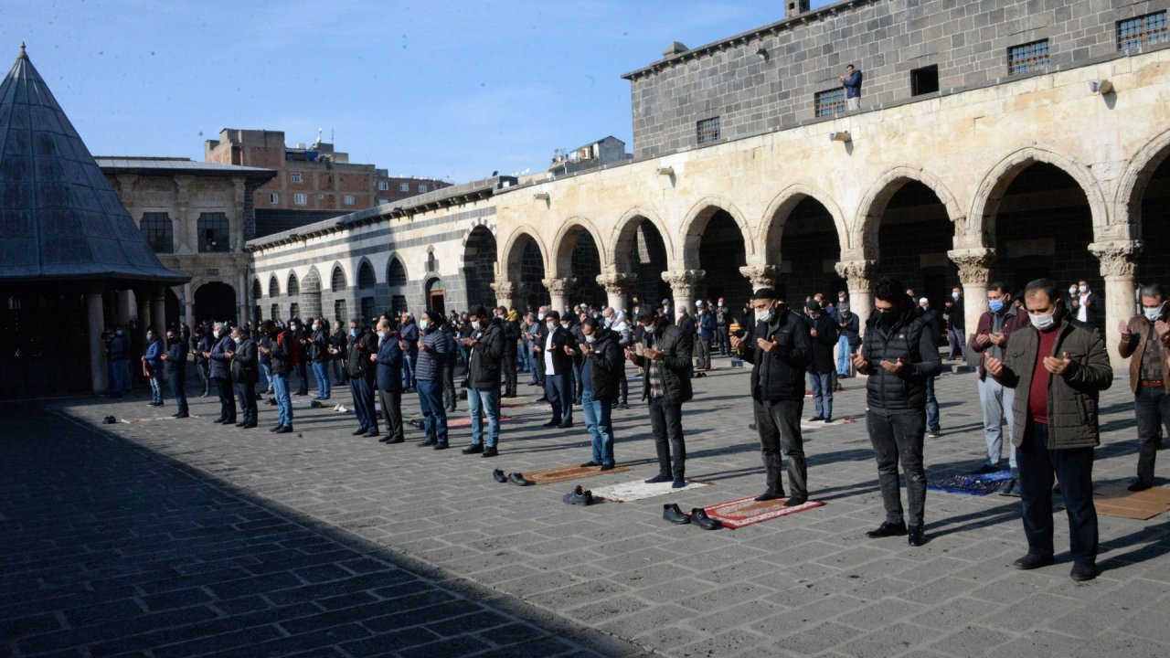 İslam Dünyasının dördüncü merkezi, Diyarbakır Ulu Camii tarihçesi