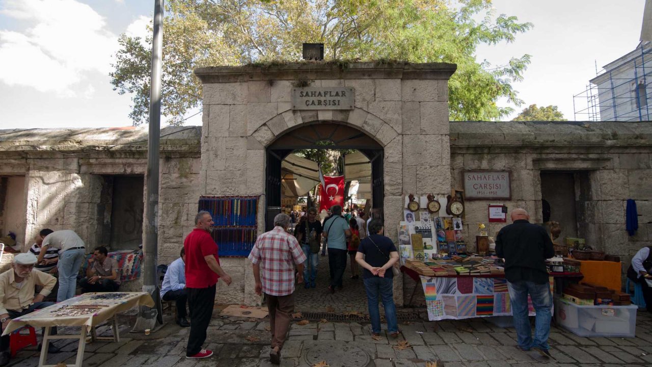 Geçmişten günümüze ulaşan tarihi Sahaflar Çarşısı bilinmeyen yönleriyle karşınıza çıkıyor