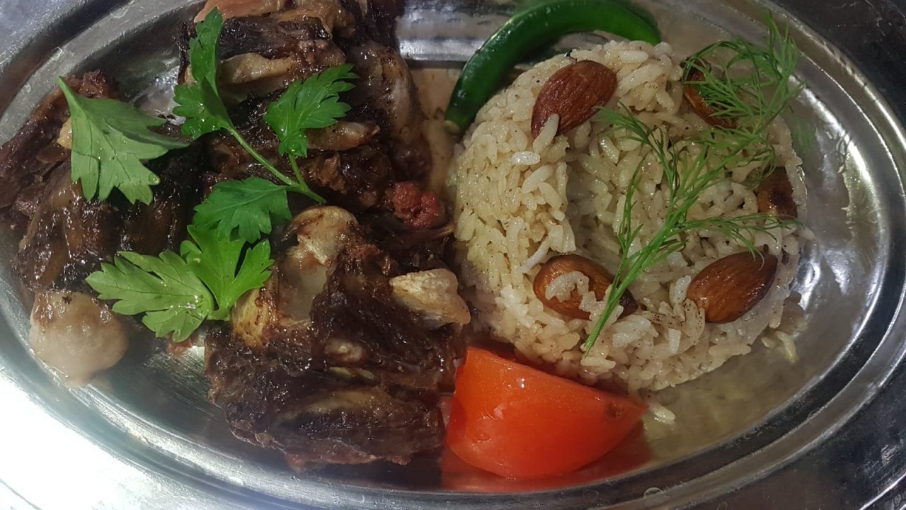 500 yıllık bir lezzet, dana pöç sevilerek tüketiliyor