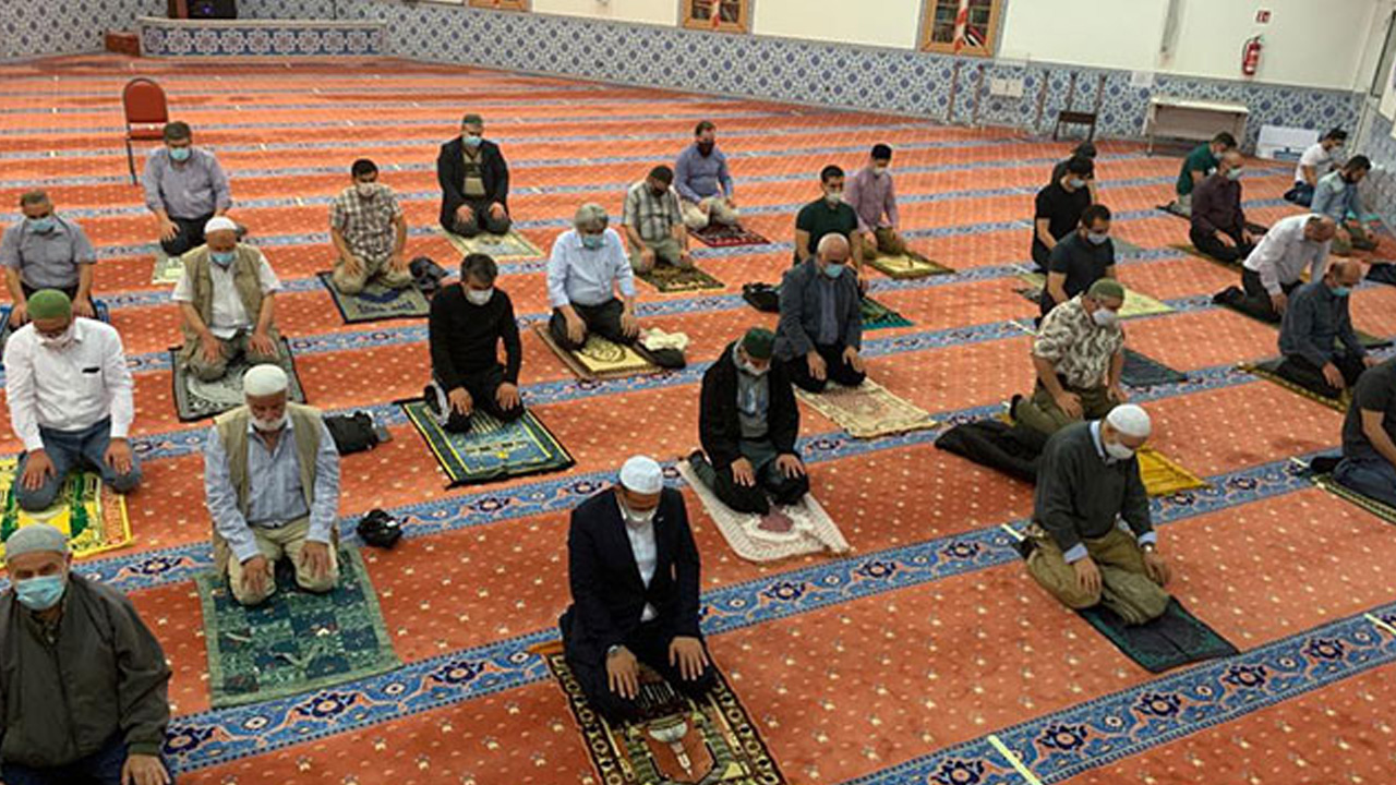 Ramazan Bayramı namazı saat kaçta kılınacak? Bayram namazı saati ne zaman?