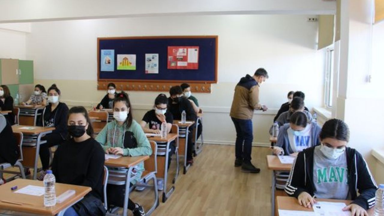 Son Dakika: Lise Giriş Sınavı (LGS) sonuçları açıklandı: 1 milyonun üzerinde adayın beklediği an geldi!