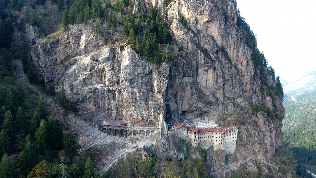 Sümela Manastırı’ndaki yeni şapeller ve ibadet yerleri ziyarete açıldı