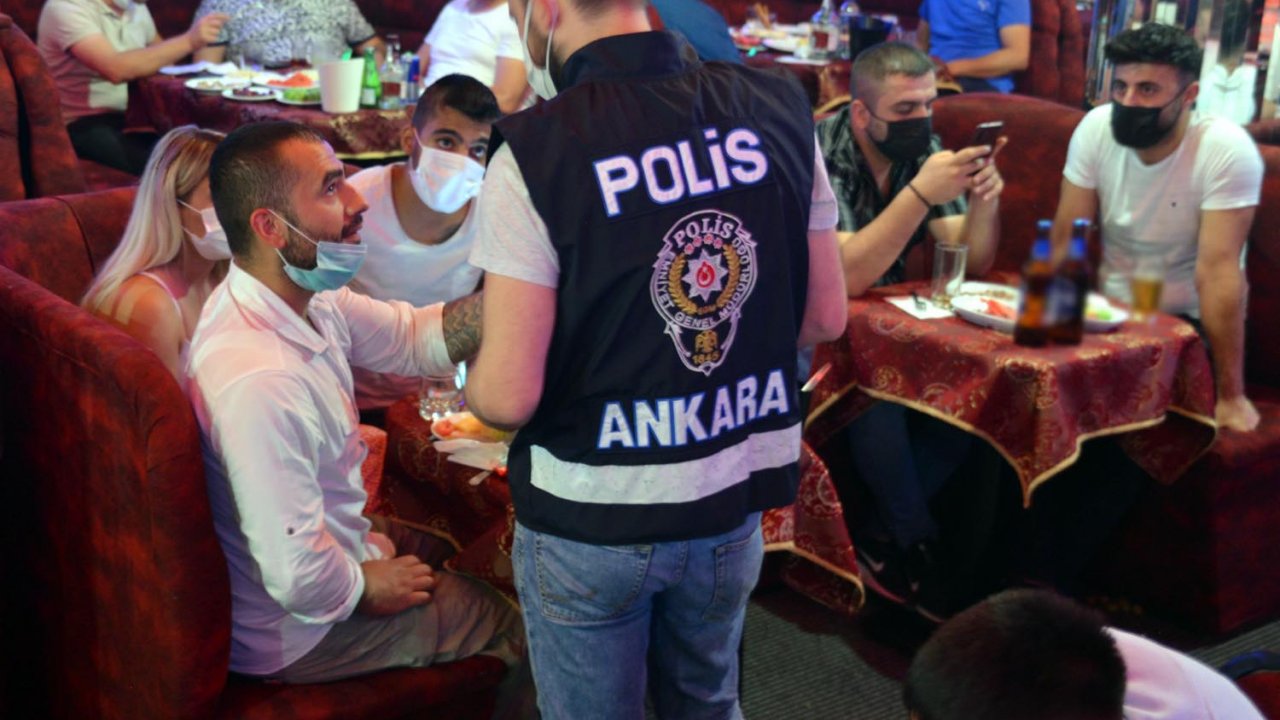 Ankara'da polisler müzik yayını yasağı ve asayiş denetimi yaptı