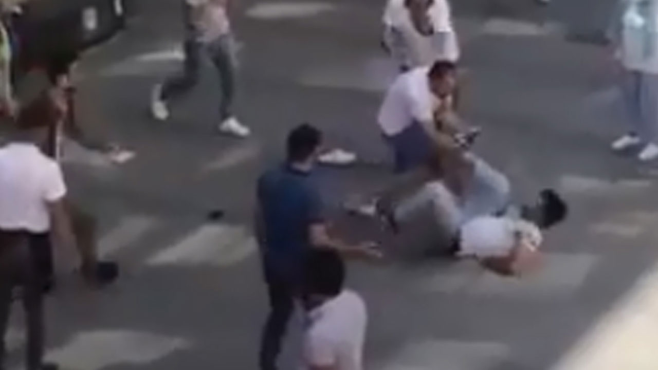 Antalya "Kapalı Yol"da tekmeler havada uçuştu