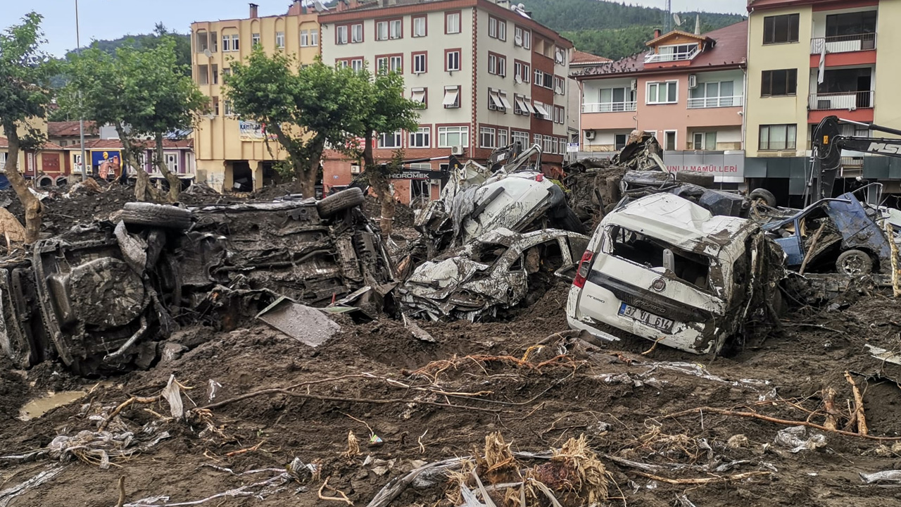 Sel felaketinde can kayıpları günden güne artıyor!