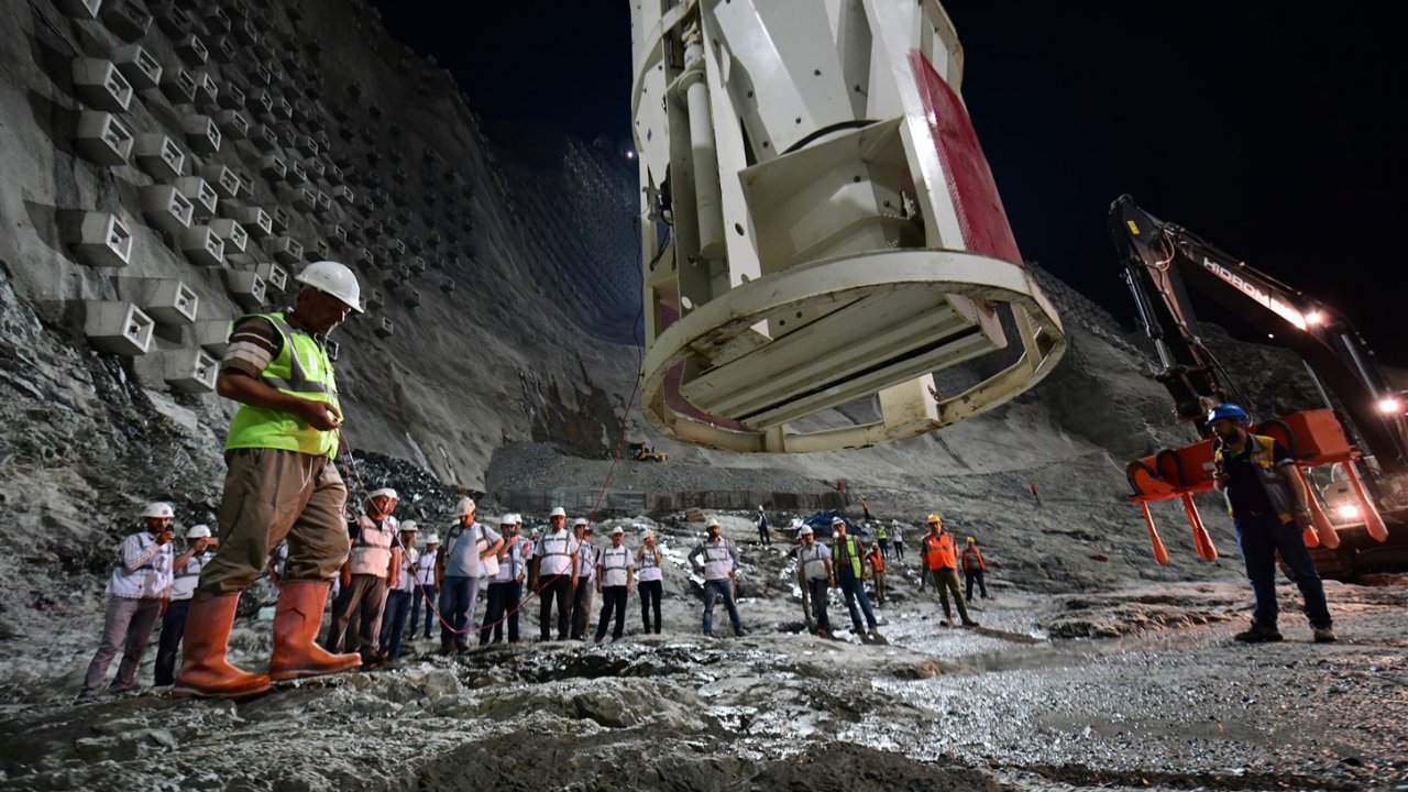 Türkiye'nin en yüksek barajı nerede, yapımı ne kadar sürdü, yüksekliği kaç metre?
