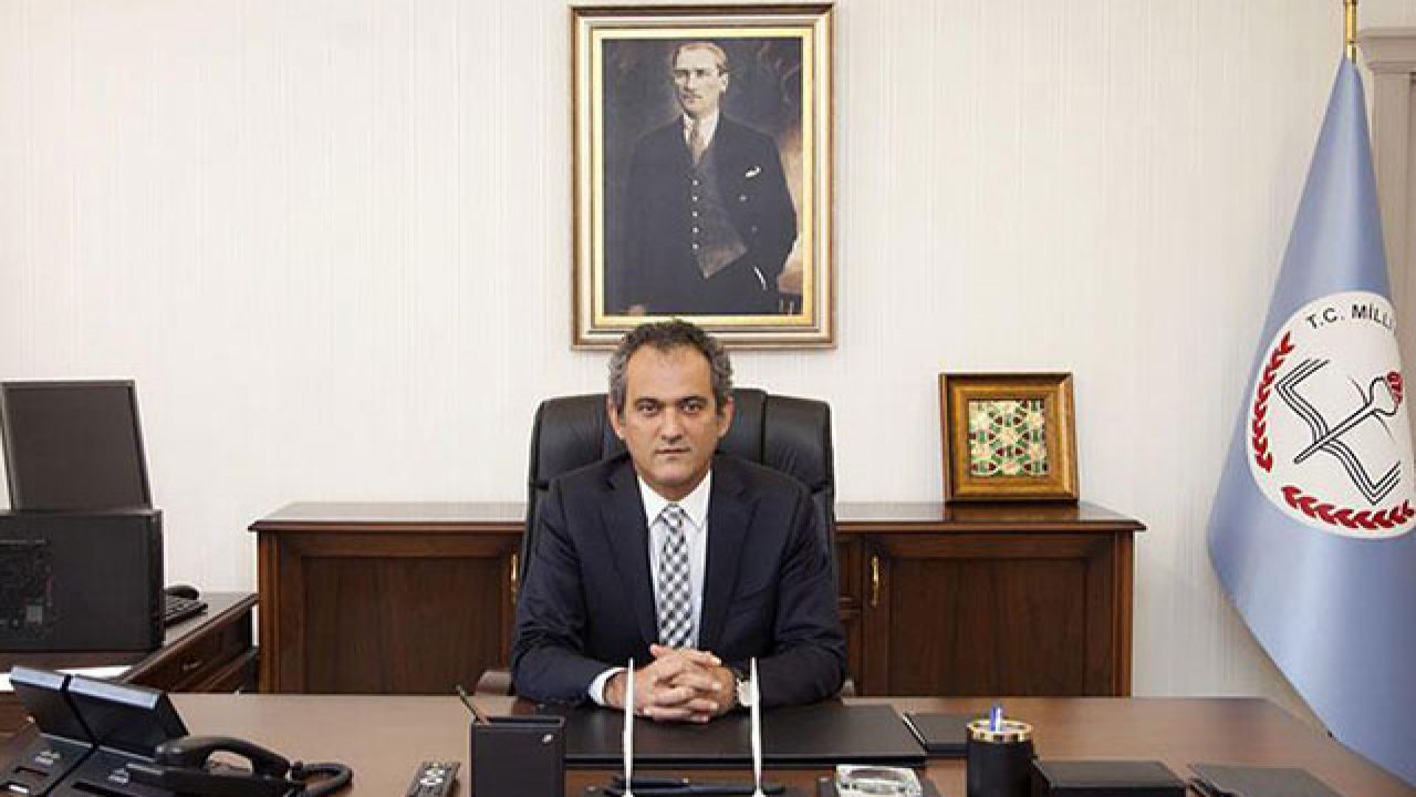 AK Partili milletvekili, Milli Eğitim Bakanı Mahmut Özer'e çok kızdı!