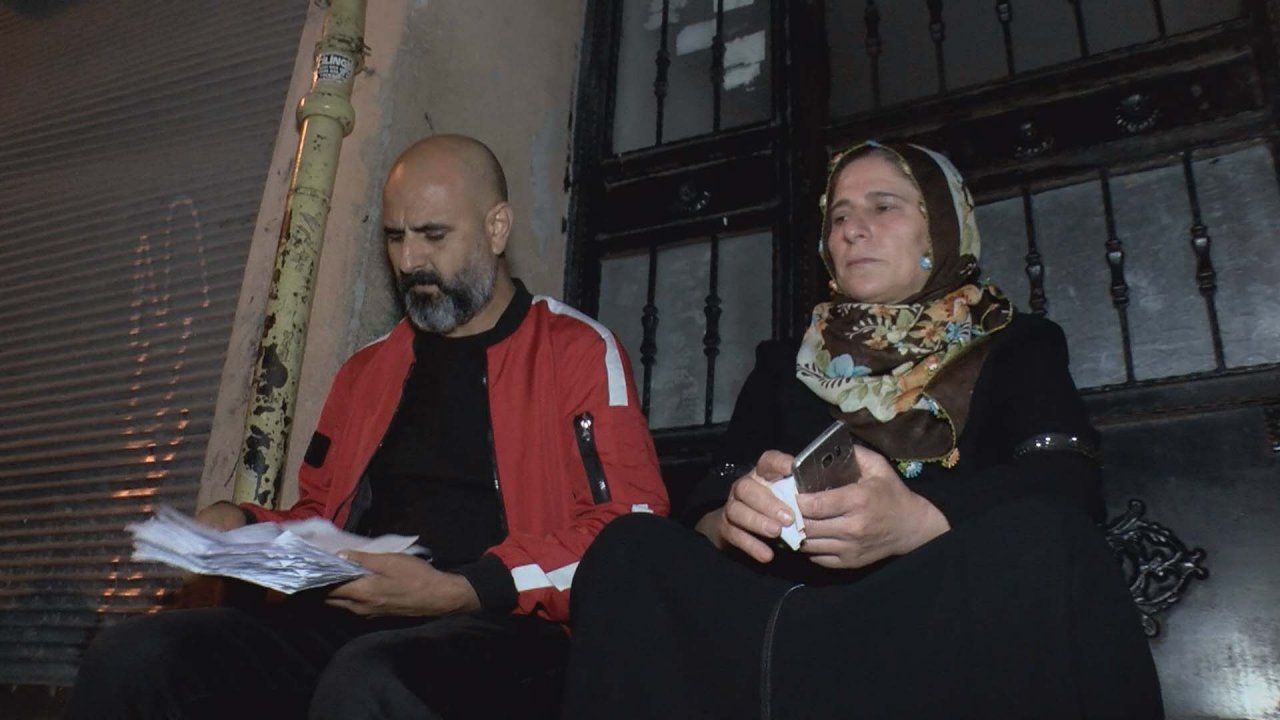 Boşanma aşamasında olduğu eşine hayatının şokunu yaşattı! Baba artık isyan etti