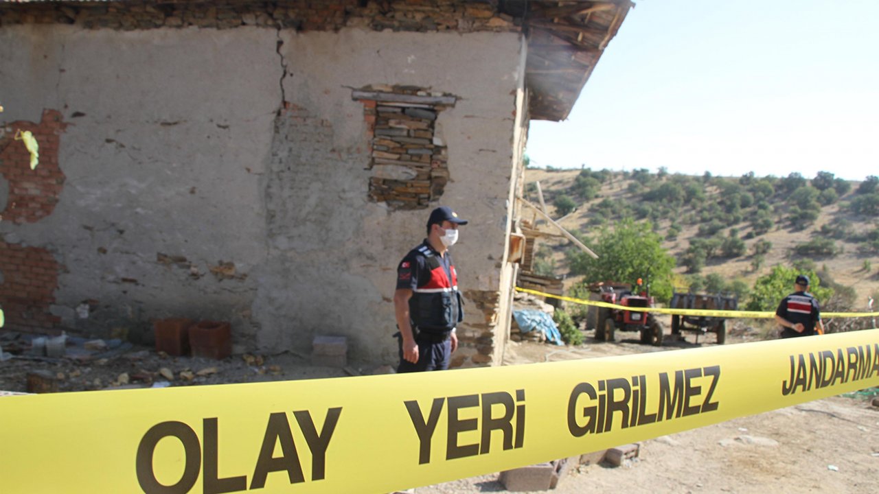 Babanın ölümü kızının elinden oldu! "Git bak ölmüş mü"
