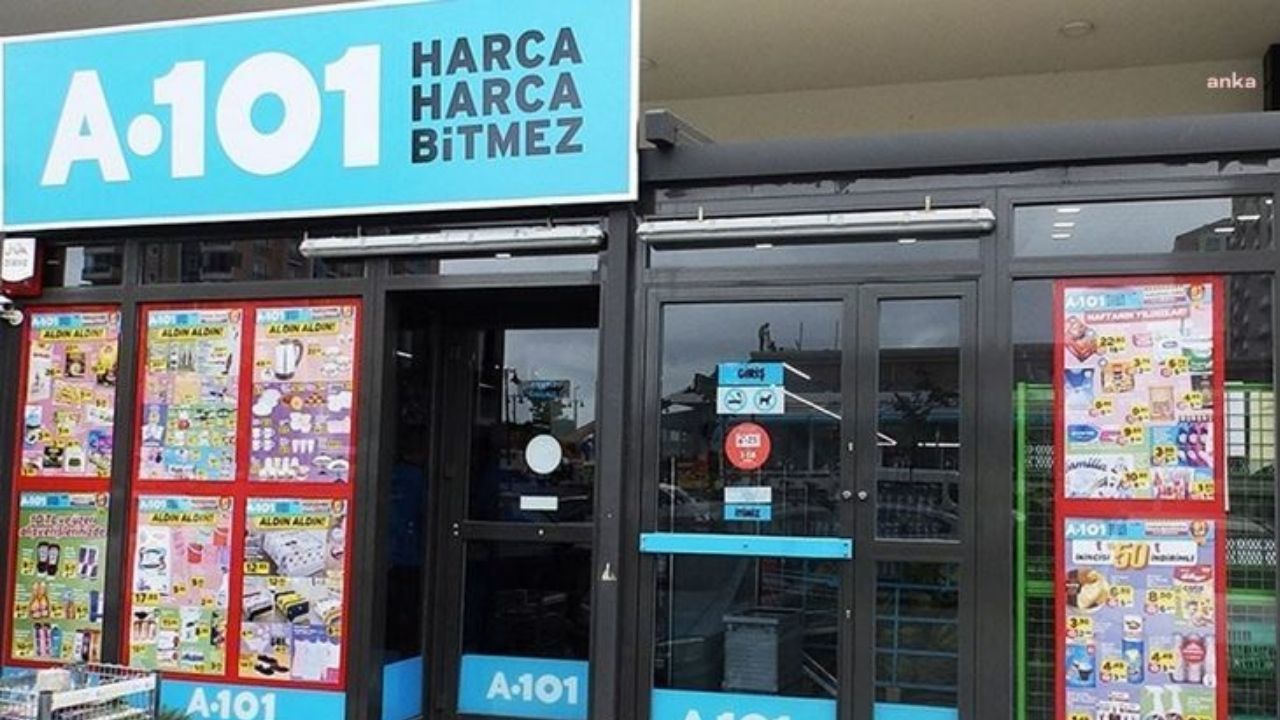 Üniversite öğrencisi market çalışanını kek ve su için hırsızlıkla suçladılar