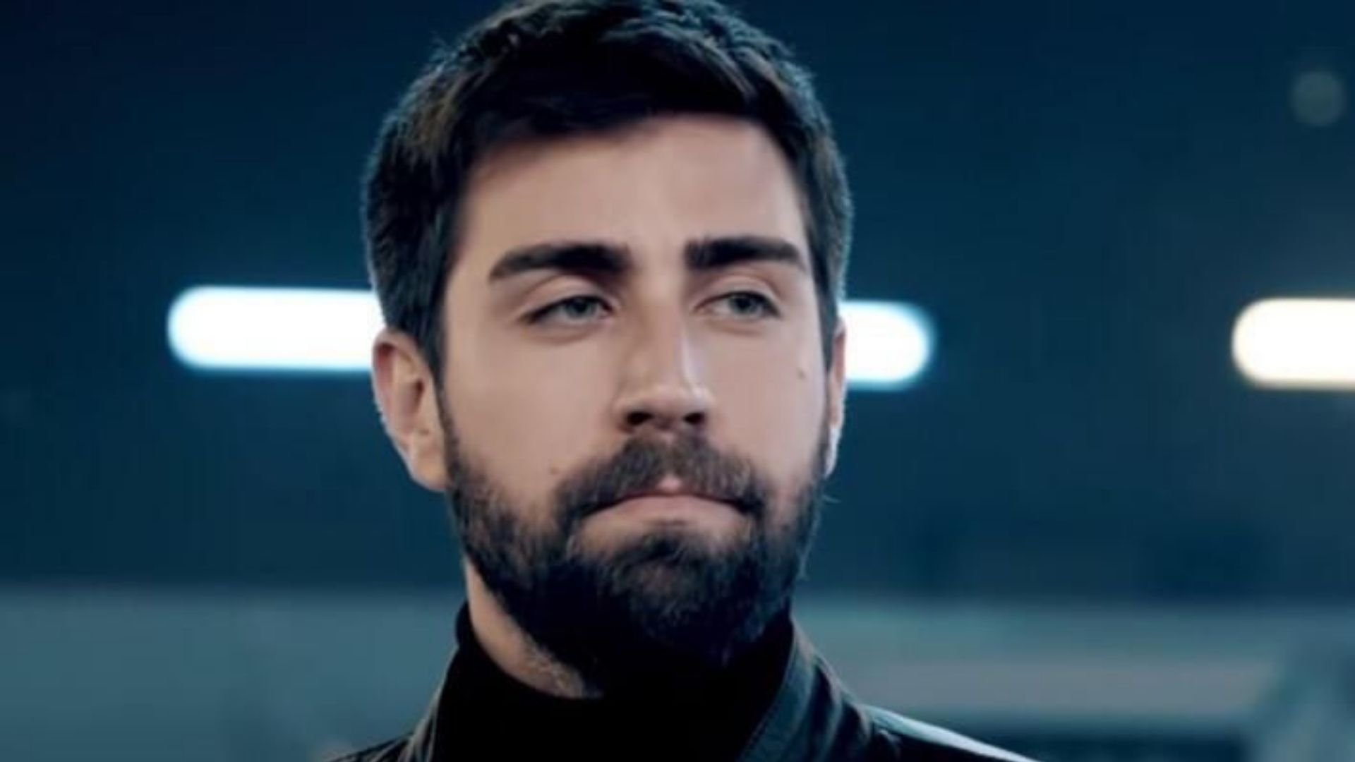 Çağlar Ertuğrul kimdir?