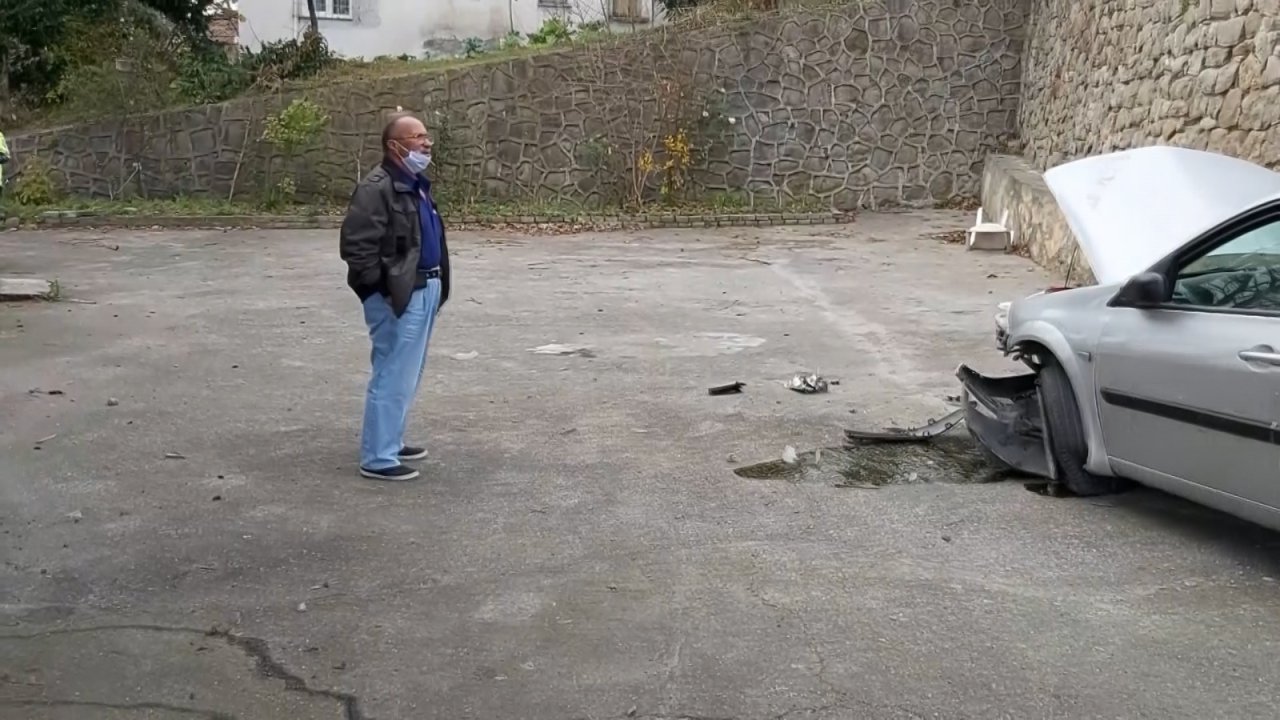 Oğlunun kaza yaptığını gören baba çileden çıktı: Geberseydi keşke