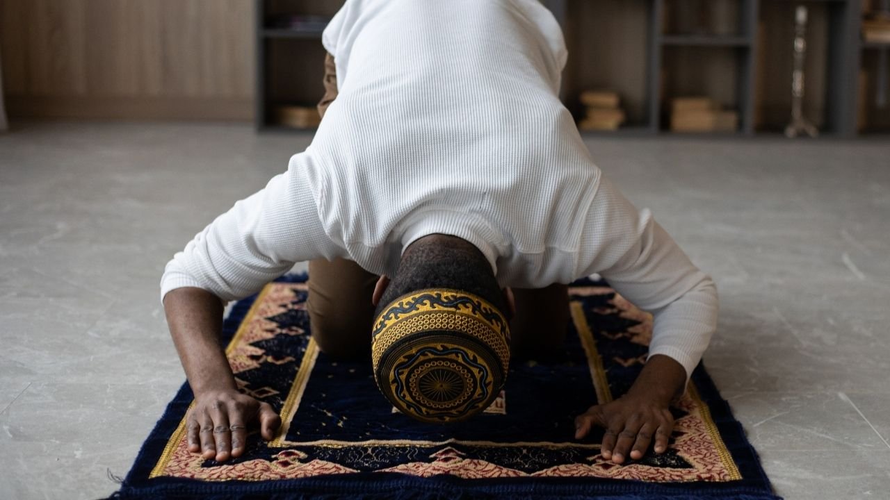 Rüyada namaz kılmak neye işaret? Rüyada namaz kılmak ne anlama gelir?