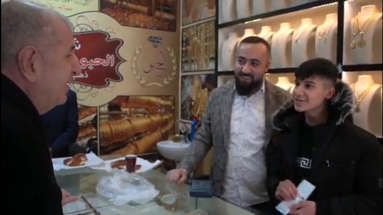 Ümit Özdağ Suriyeli kuyumcunun dükkanına girip kimlik istedi: Bunlardan 900 bin tane daha var