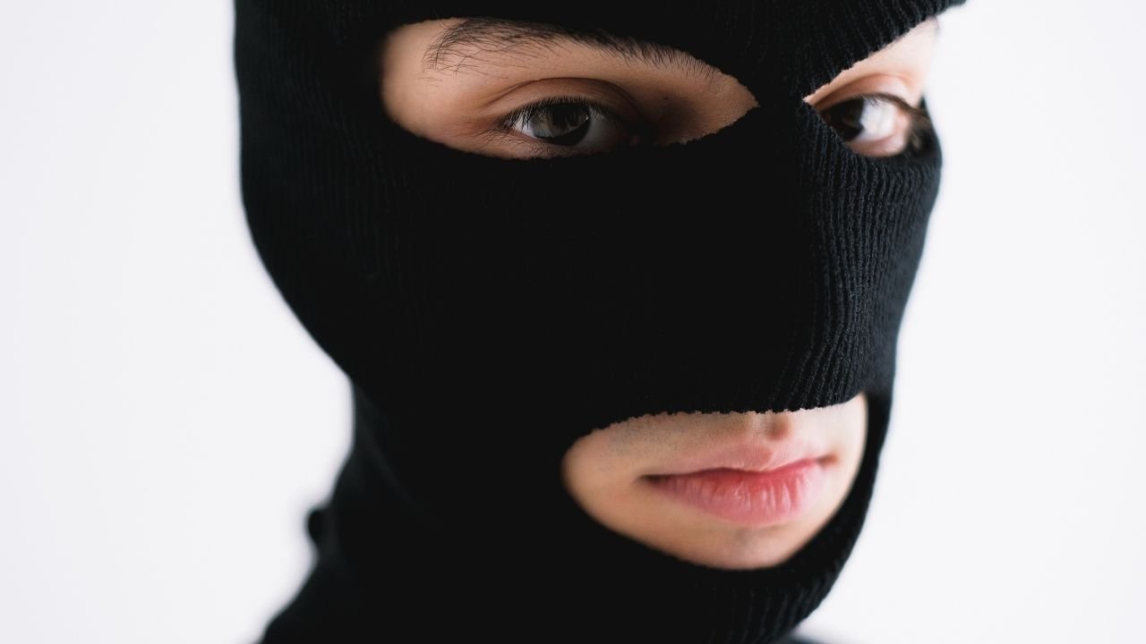 Rüyada hırsız görmek ne anlama gelir? Rüyada hırsız görmek neye işaret?