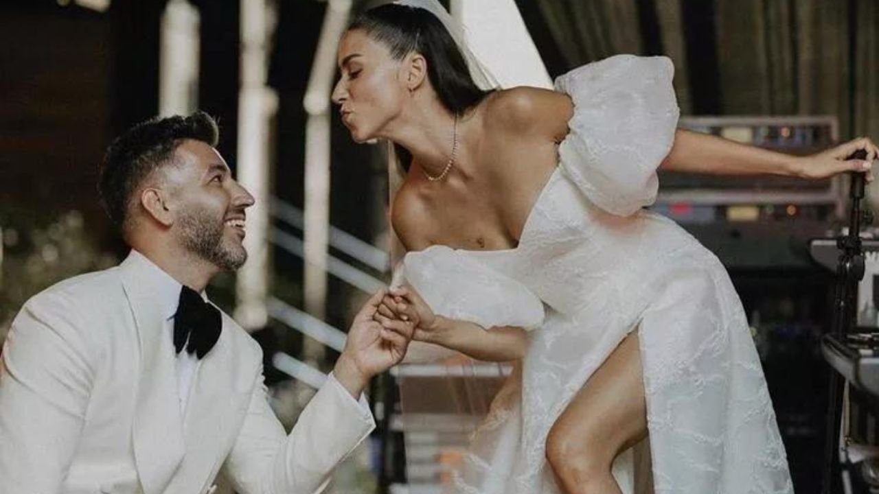 Şarkıcı Zeynep Bastık ve Tolga Akış'ın evliliği kısa sürdü!