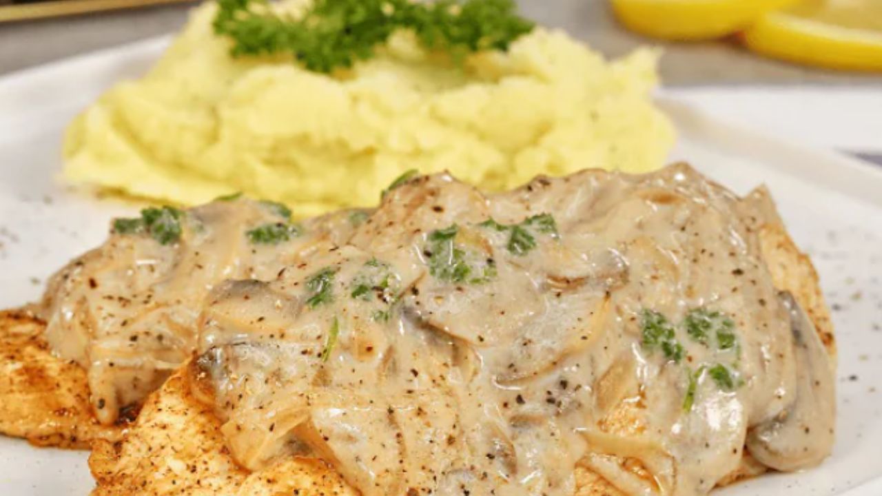Tavuk göğsü yemem diyene tabak sıyırtan tarif! Mantar soslu nefis piliç bonfile tarifi