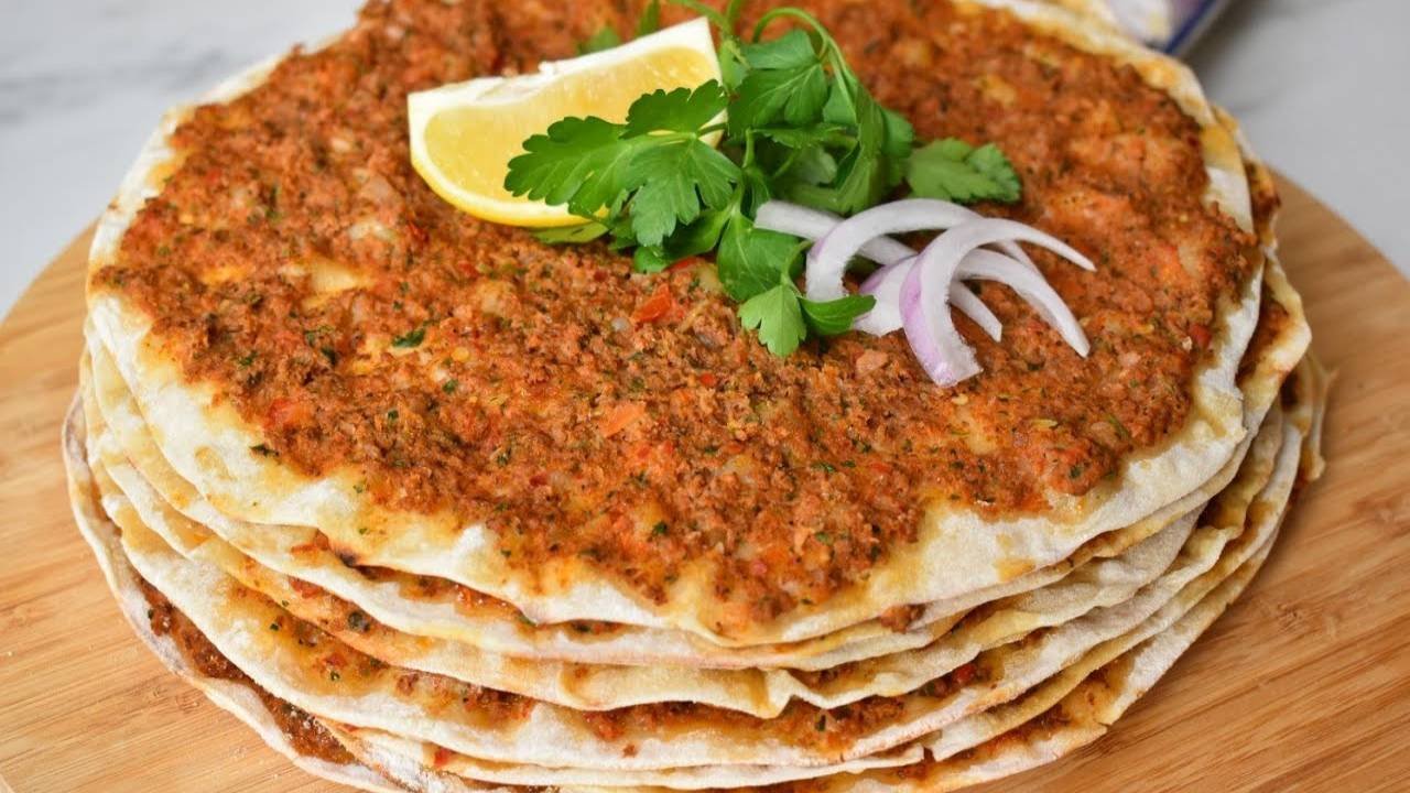 Tavada lahmacun pişirirken bilmeniz gereken tüyolar! Fırındaki gibi çıtır çıtır lahmacun yapmak mümkün
