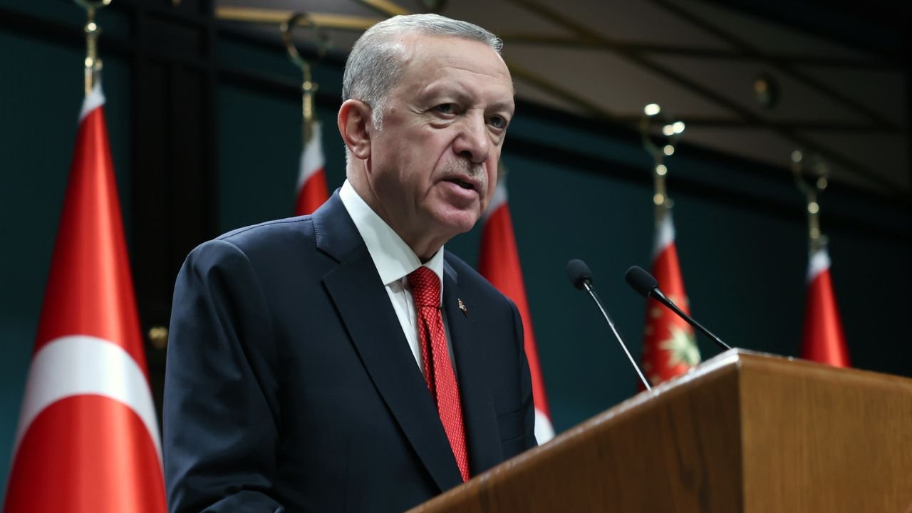 Erdoğan'ın "vururuz" sözlerine Atina'dan cevap