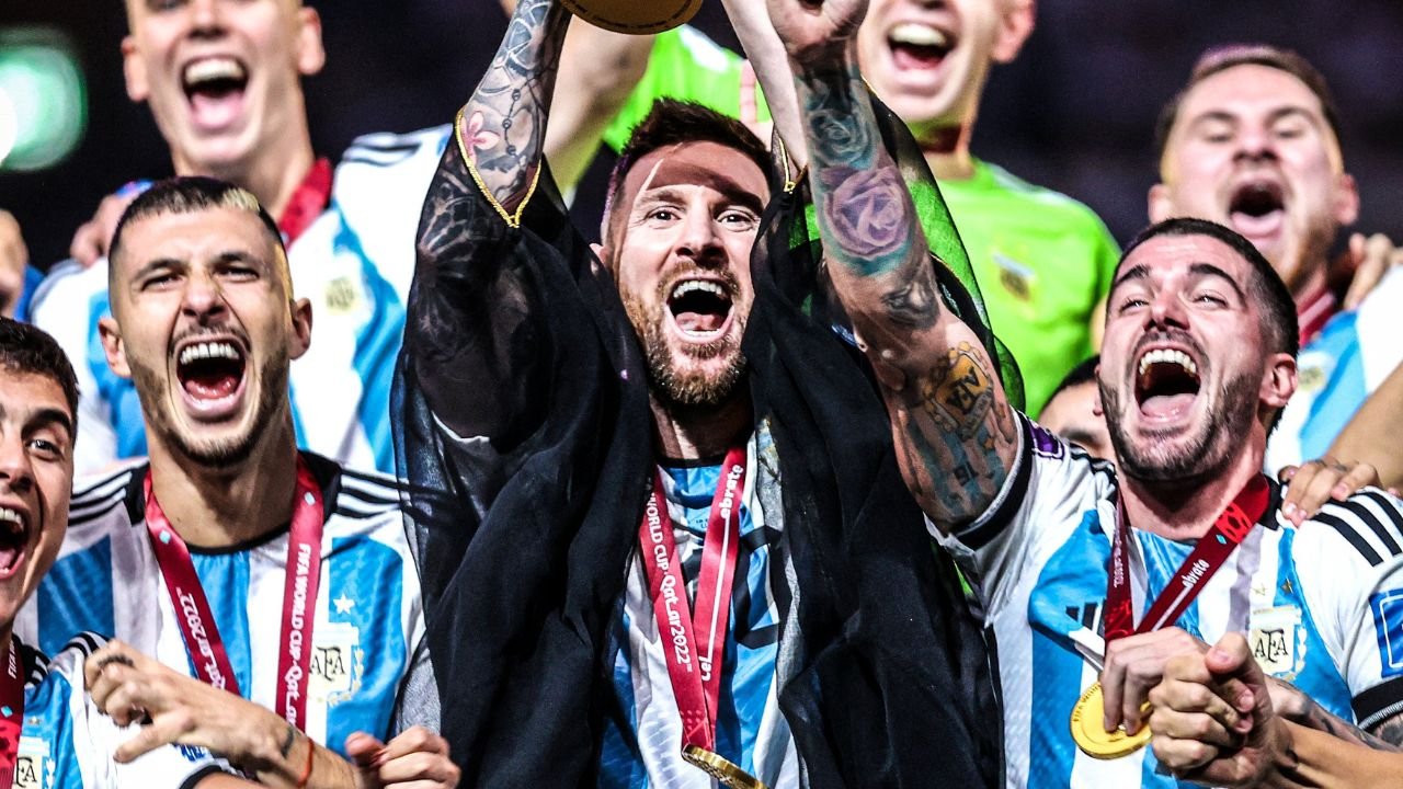 Kupa töreninde Messi'nin giydiği kıyafet gündem oldu