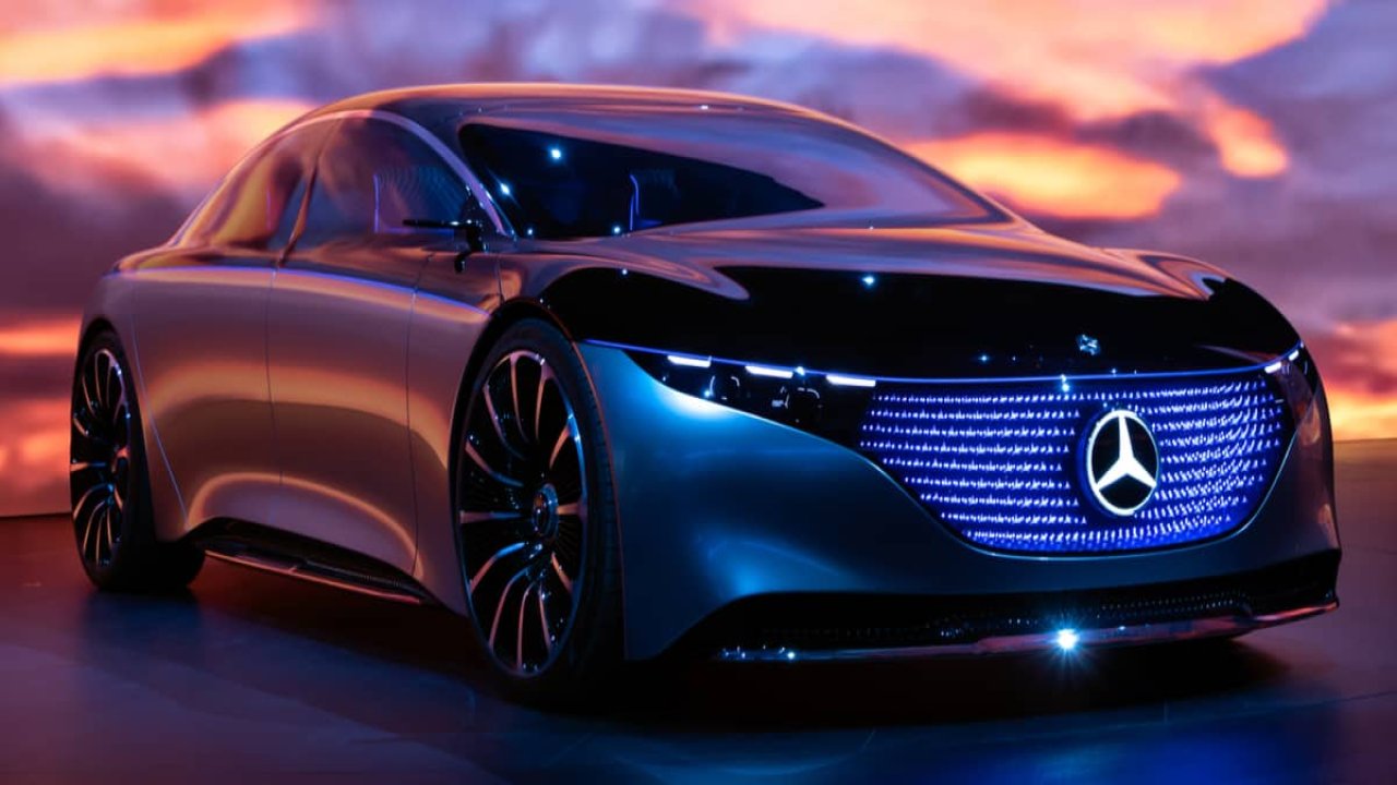 2022 yılında satılan her 5 elektrikli otomobilden biri Mercedes-EQ oldu