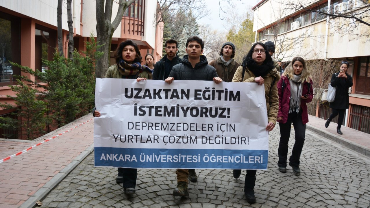 Ankara Üniversitesi öğrencilerinden uzaktan eğitim protestosu