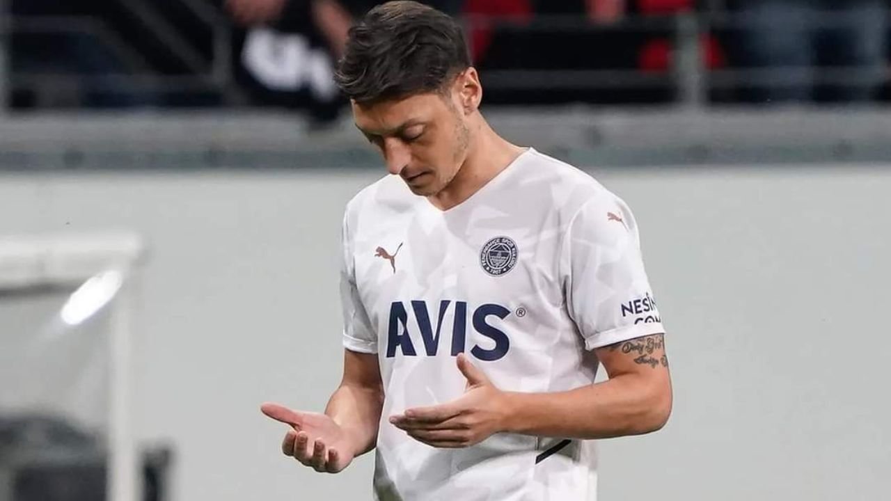 Mesut Özil'den flaş karar: Sevenleri çok üzülecek