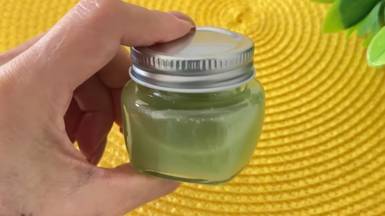 Botoksu bir kenara attıracak ev yapımı doğal yüz kremi! Hazırlaması çok kolay