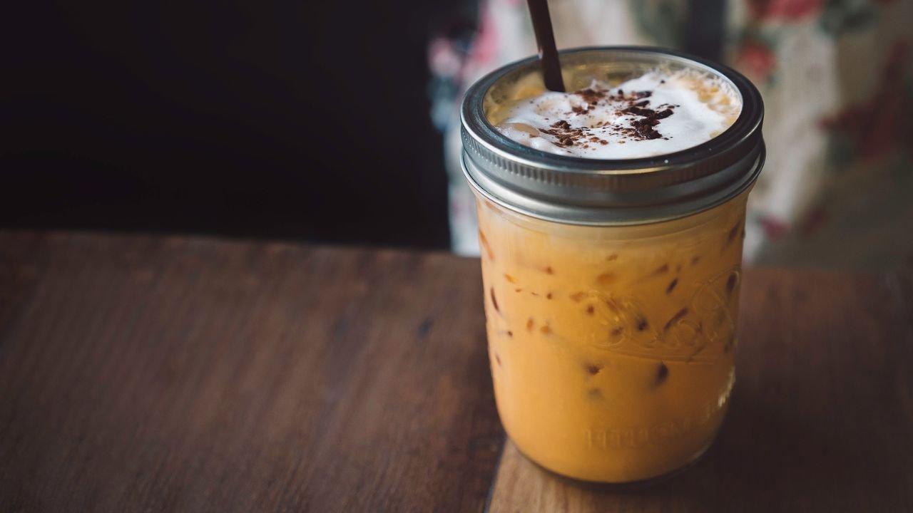 Çay süzgeciyle Starbucks'a meydan okuyun! Leziz mi leziz kahve tarifi