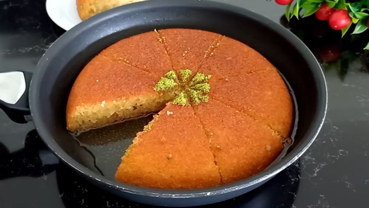 Fırınla uğraşmak falan yok! Tavada lezzetli revani tarifi