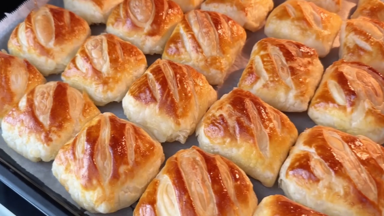 4 malzemeyle hafızalara kazınacak börek tarifi! Pastane yolunu unutturuyor