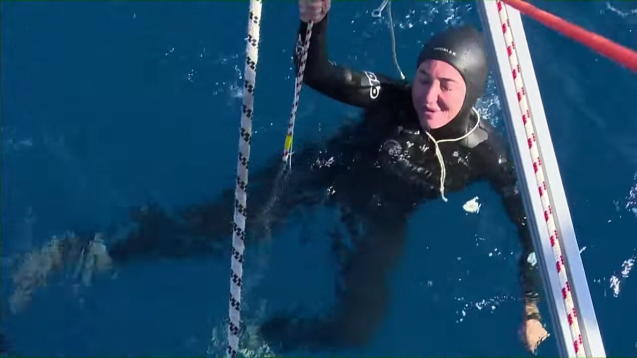 Milli sporcu Şahika Ercümen'den, Hatay'da dünya rekoru!