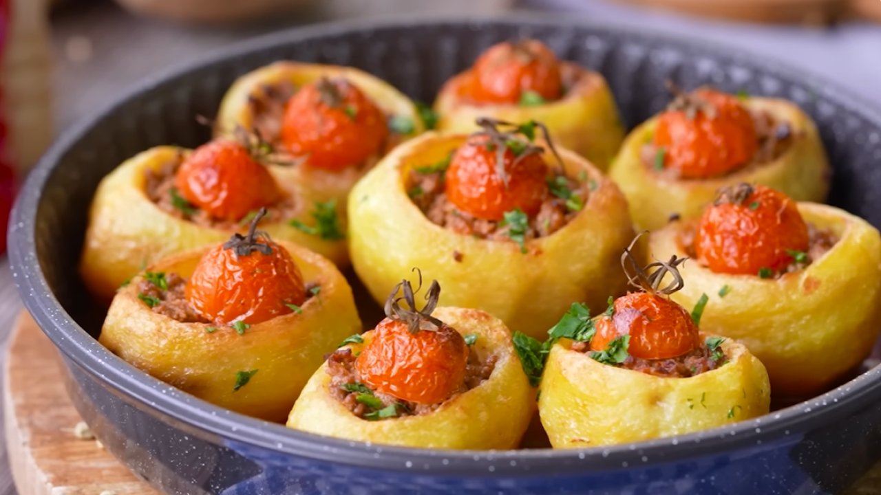 Akşam yemeklerinin favorisi: Patatesli karnıyarık tarifi