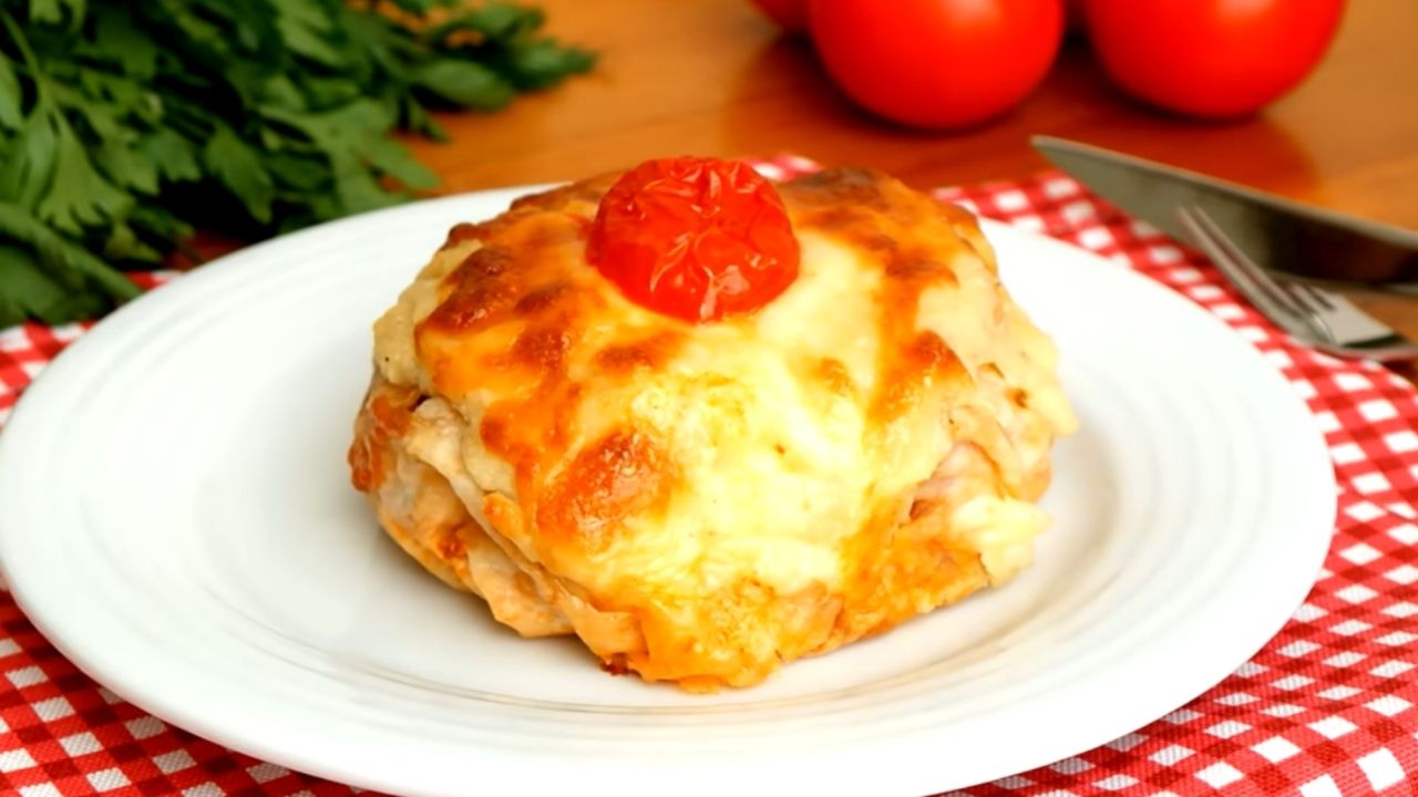 Böyle bir lezzeti daha önce tatmadınız! Şefliği ilan ettiren, tavuklu saray kebabı tarifi