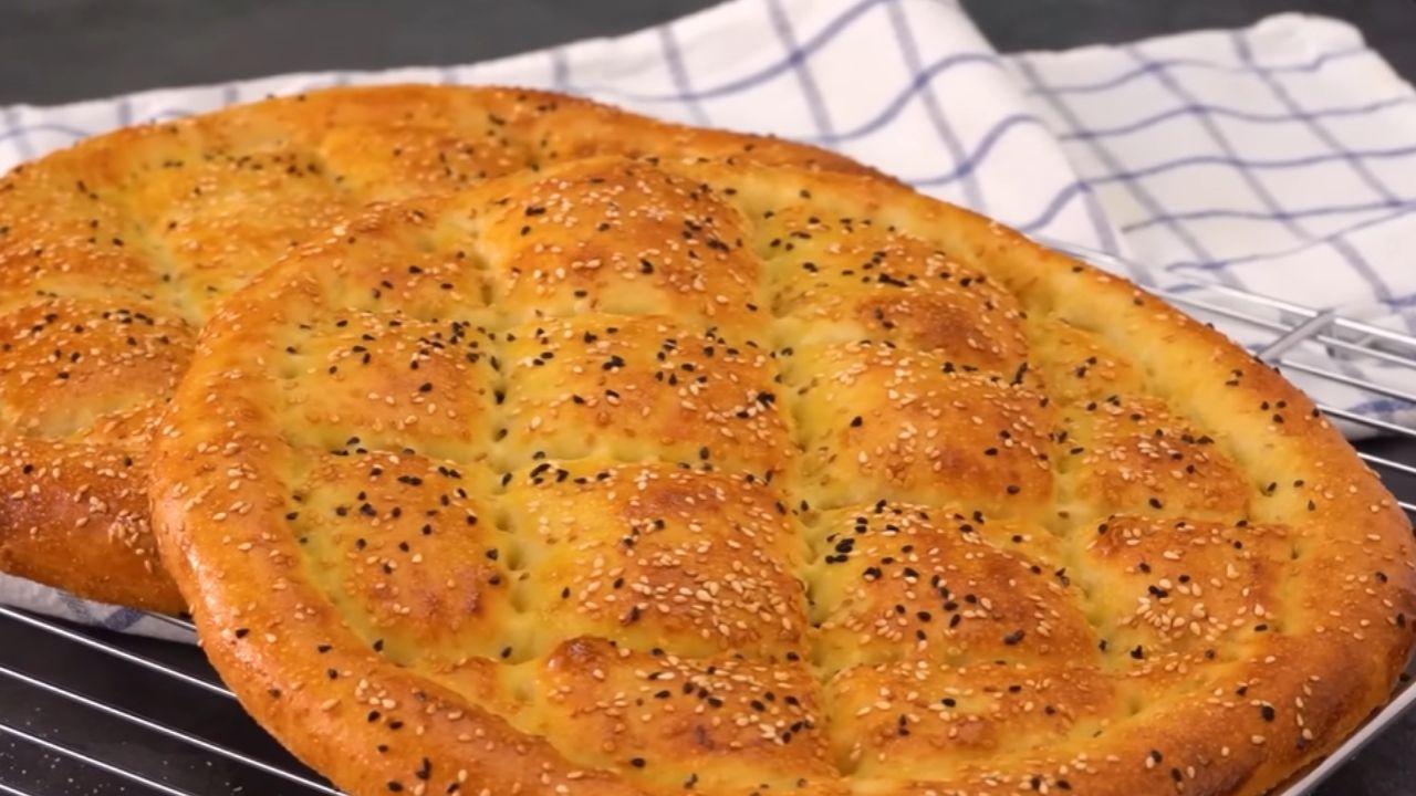 Çıtır çıtır orijinal fırıncı pidesi! Ustasından Ramazan pidesi tarifi
