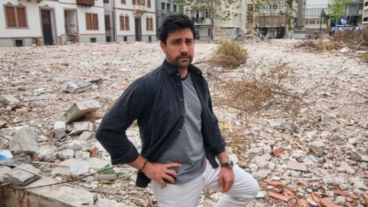 Çağlar Ertuğrul: İlkokul hocalarım beni hep döverdi ben de okulu komple alıp yıktırdım