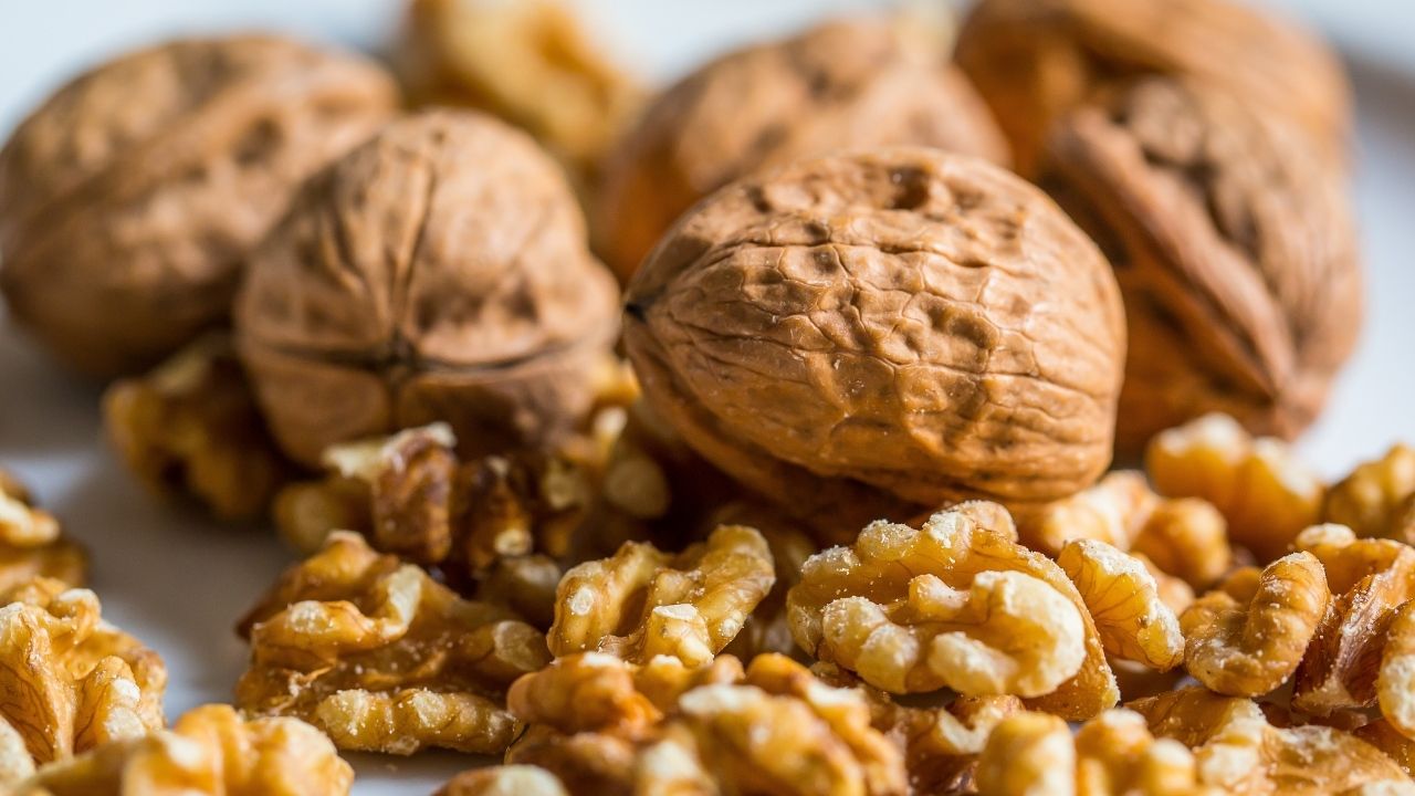 Etkisini duyunca koşa koşa almaya gideceksiniz! Her gün ceviz tüketmenin vücuda faydaları