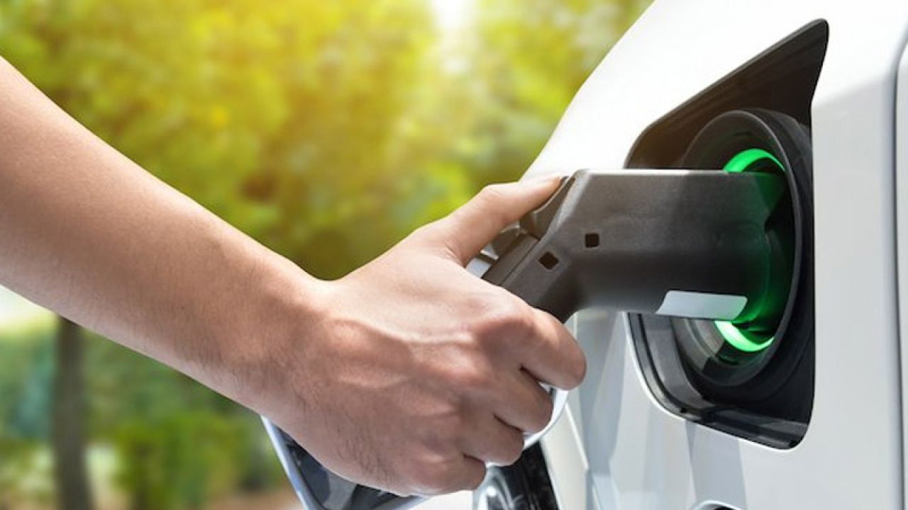 Türkiye'de Elektrikli Araç Şarj İstasyonları 11 Bini Geçti