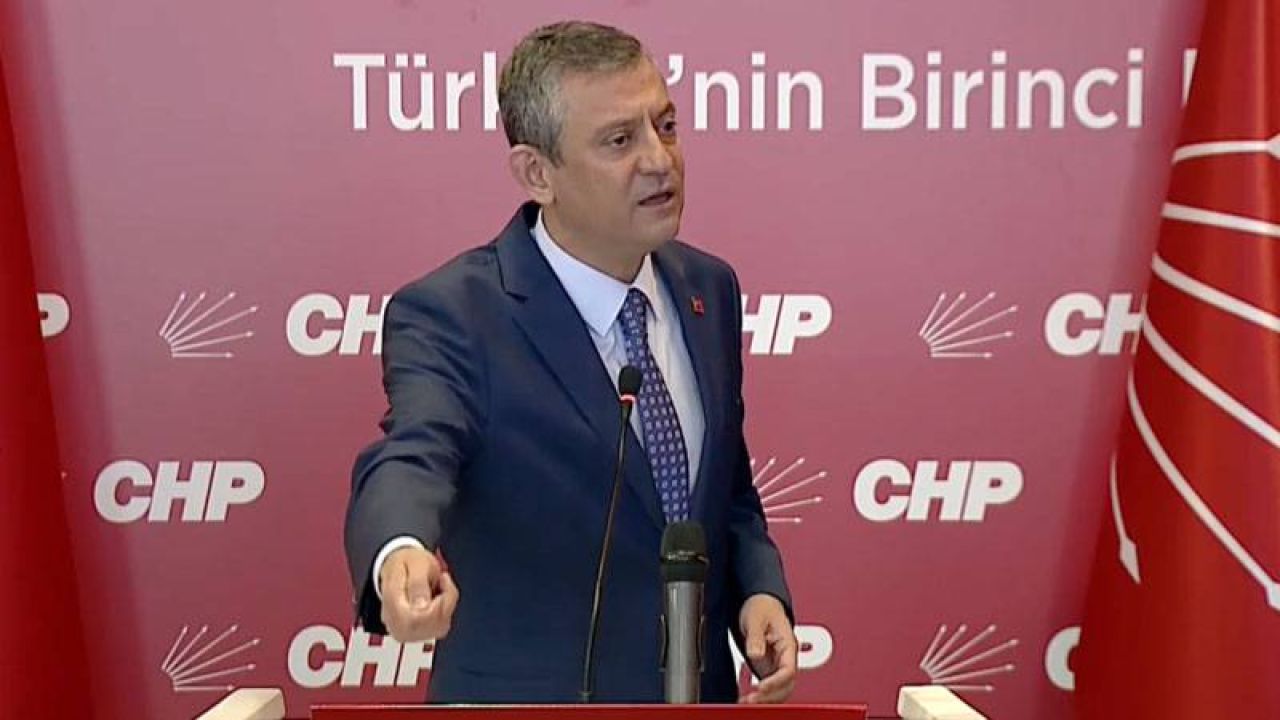 Özgür Özel: Türkiye'de Otokrasi ile Demokrasi Savunucuları İki Ayrı Hatta Ayrıldı