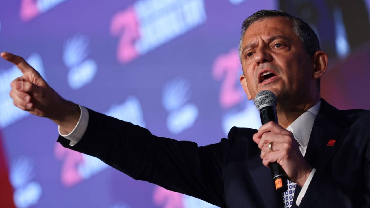Özgür Özel: Erdoğan'ın CHP'ye Kayyım Planı Cuma Akşamı Tebliğ Edilecek
