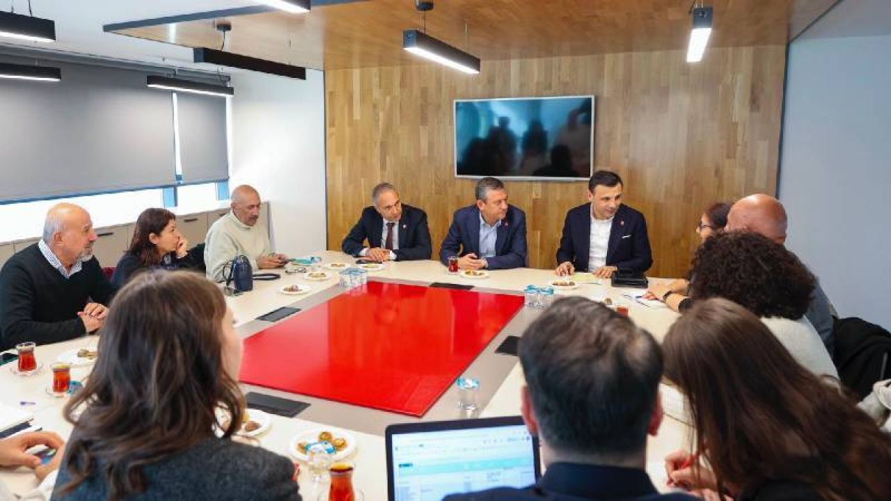 Özgür Özel, tutuklu gençlerin aileleriyle buluştu