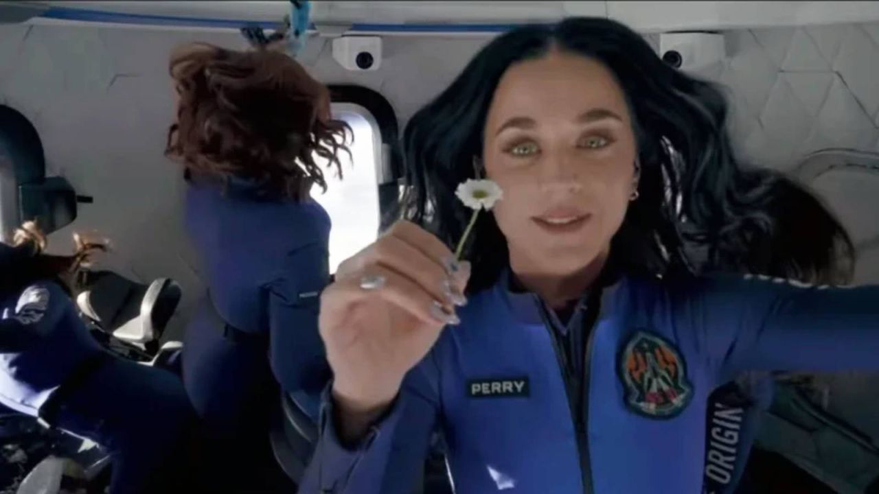 Katy Perry'nin Uzaya Papatya Götürme Nedeni Açıklandı