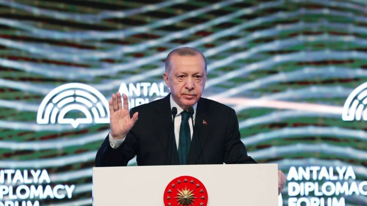 Özgür Özel'den Antalya Diplomasi Forumu'nda Erdoğan'a Dolaylı Mesaj