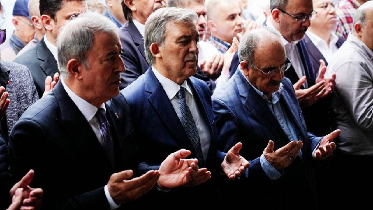 11. Cumhurbaşkanı Abdullah Gül, Dayısının Cenaze Törenine Katıldı