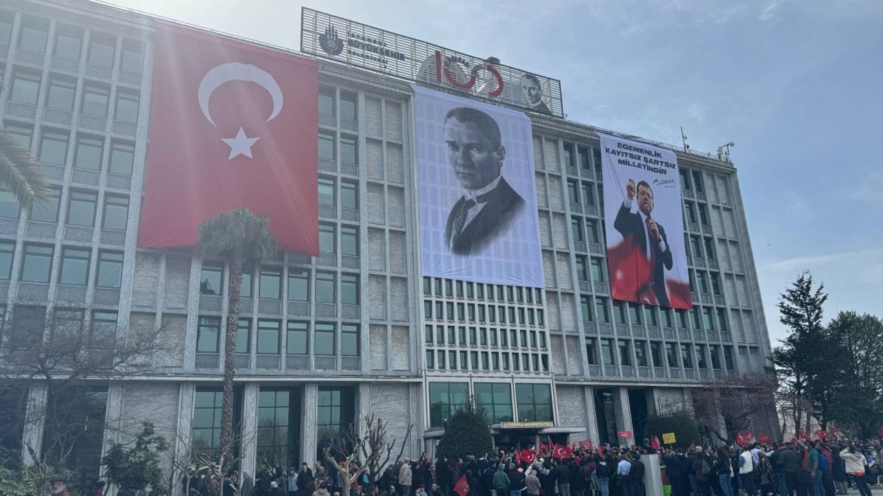 Akp'den İbb Operasyonuna İlk Tepki: Chp Siyasallaştırma Peşinde
