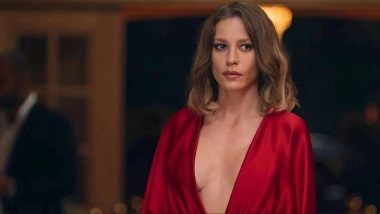 Serenay Sarıkaya'dan Şok Açıklama: "Normal Hayat Kalmadı"
